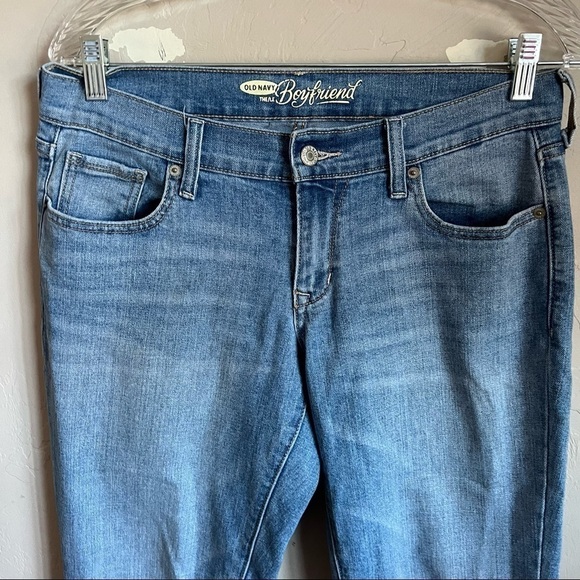 Old Navy Boyfriend Glacier Cropped Denim Jeans - Picture 4 of 9